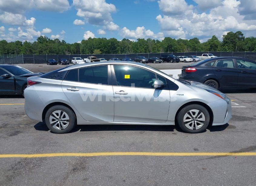 Photo 13 of 2016 Toyota Prius THREE (VIN JTDKARFU6G3024381)