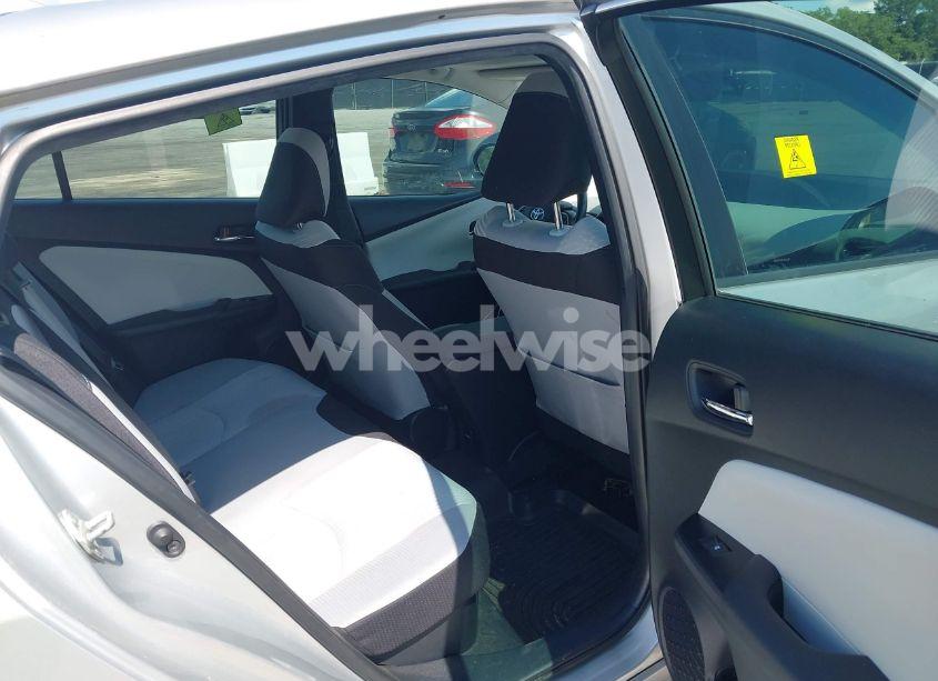 Photo 8 of 2016 Toyota Prius THREE (VIN JTDKARFU6G3024381)