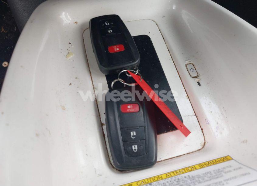 Photo 11 of 2016 Toyota Prius THREE (VIN JTDKARFU6G3521270)