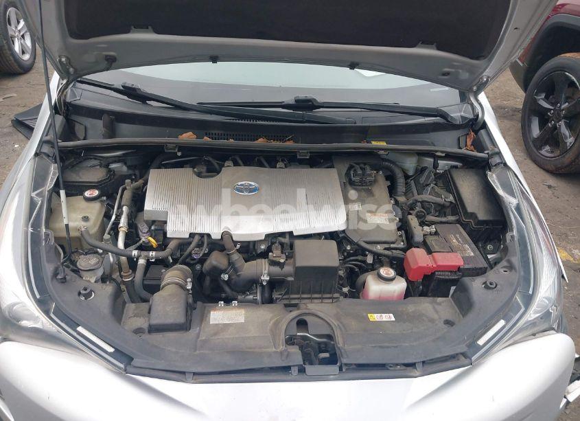 Photo 10 of 2018 Toyota Prius FOUR (VIN JTDKARFU6J3057288)