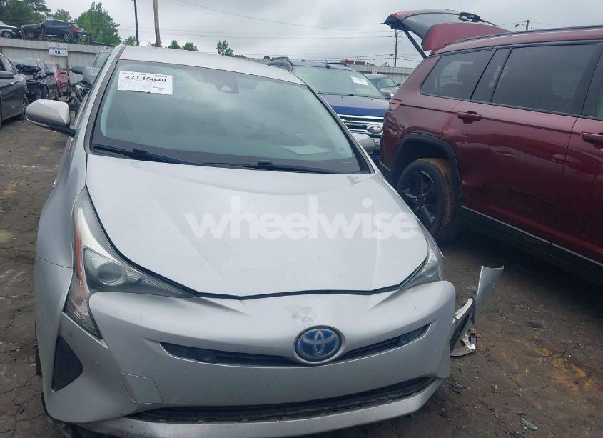 Photo 11 of 2018 Toyota Prius FOUR (VIN JTDKARFU6J3057288)