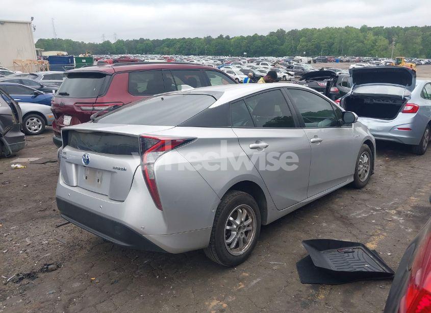 Photo 4 of 2018 Toyota Prius FOUR (VIN JTDKARFU6J3057288)