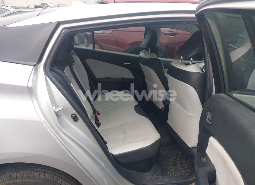 Photo 8 of 2018 Toyota Prius FOUR (VIN JTDKARFU6J3057288)