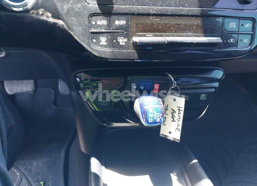 Photo 11 of 2020 Toyota Prius L ECO (VIN JTDKARFU6L3121929)