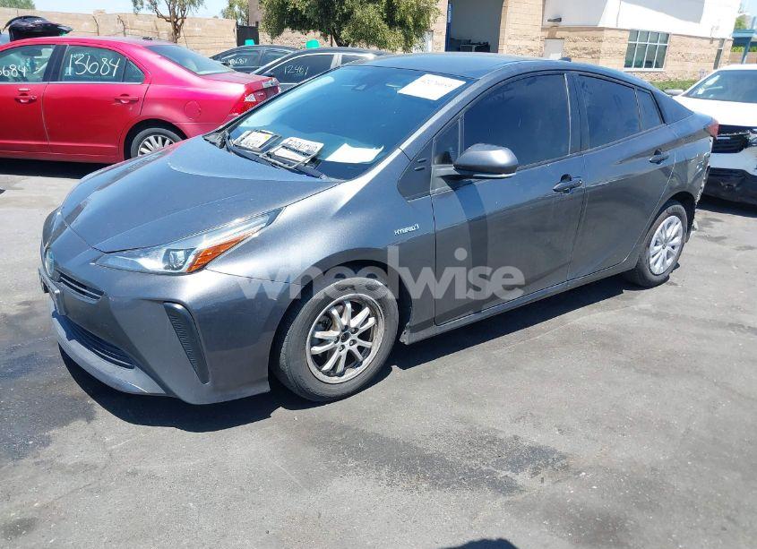 Photo 2 of 2020 Toyota Prius L ECO (VIN JTDKARFU6L3121929)