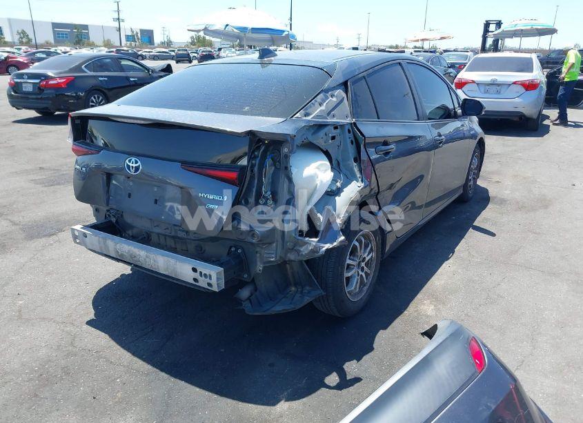 Photo 4 of 2020 Toyota Prius L ECO (VIN JTDKARFU6L3121929)