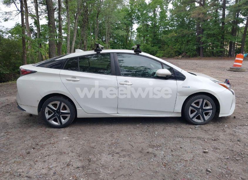 Photo 13 of 2016 Toyota Prius FOUR TOURING (VIN JTDKARFU7G3009534)