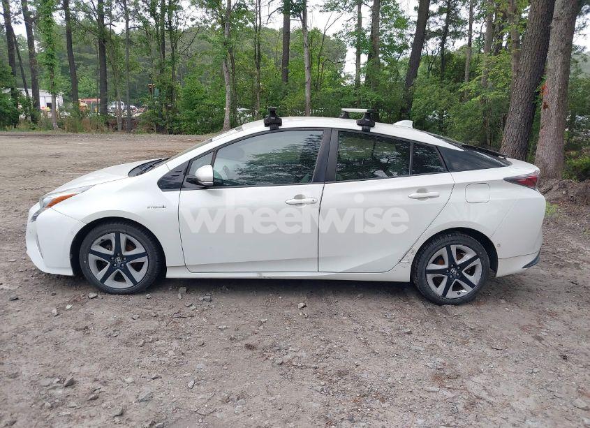 Photo 14 of 2016 Toyota Prius FOUR TOURING (VIN JTDKARFU7G3009534)