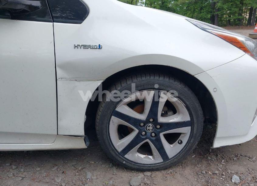 Photo 6 of 2016 Toyota Prius FOUR TOURING (VIN JTDKARFU7G3009534)