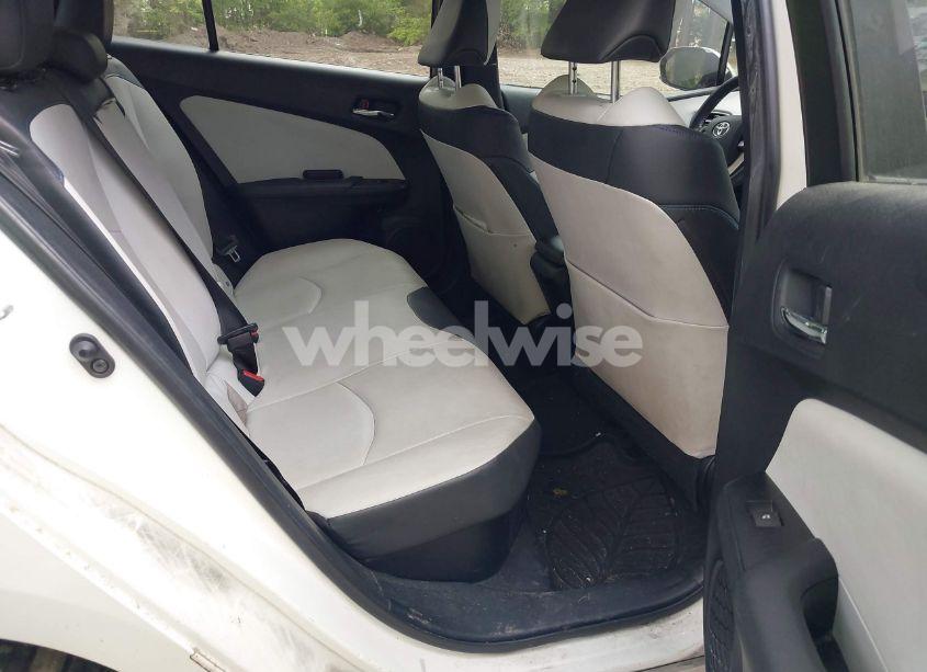 Photo 8 of 2016 Toyota Prius FOUR TOURING (VIN JTDKARFU7G3009534)