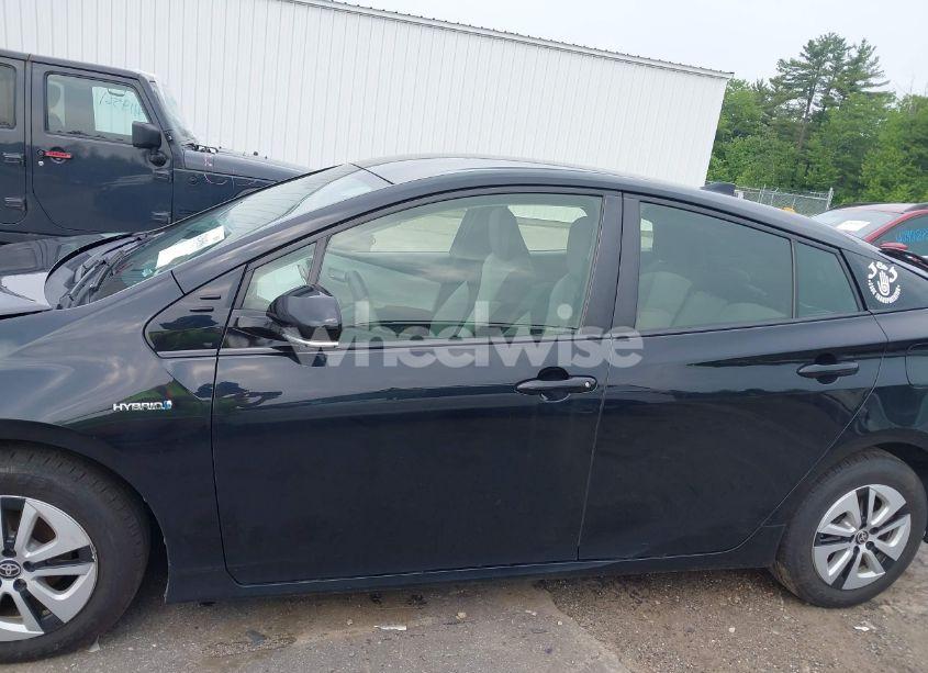 Photo 14 of 2016 Toyota Prius THREE (VIN JTDKARFU7G3018542)