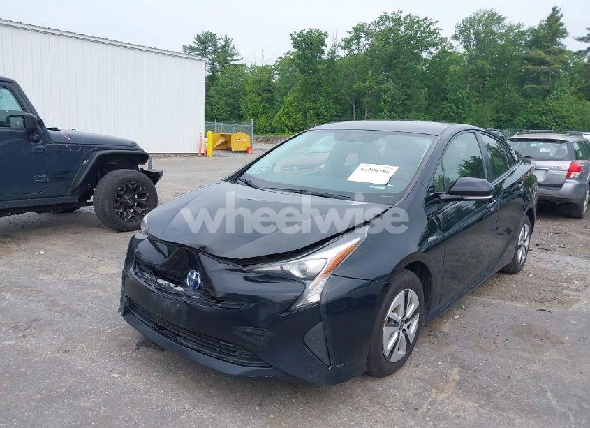 Photo 2 of 2016 Toyota Prius THREE (VIN JTDKARFU7G3018542)