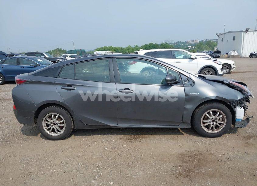 Photo 12 of 2017 Toyota Prius FOUR (VIN JTDKARFU7H3049940)