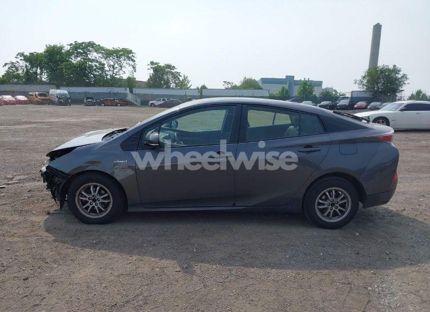 Photo 13 of 2017 Toyota Prius FOUR (VIN JTDKARFU7H3049940)