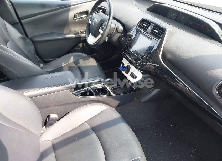 Photo 5 of 2017 Toyota Prius FOUR (VIN JTDKARFU7H3049940)