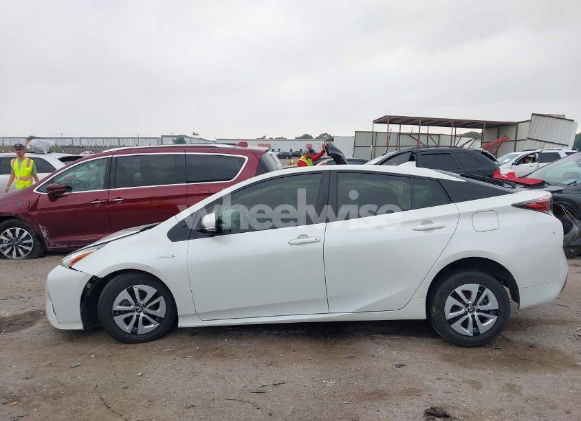 Photo 14 of 2017 Toyota Prius THREE (VIN JTDKARFU7H3532778)