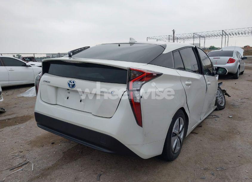 Photo 4 of 2017 Toyota Prius THREE (VIN JTDKARFU7H3532778)