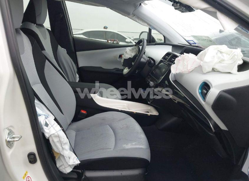 Photo 5 of 2017 Toyota Prius THREE (VIN JTDKARFU7H3532778)