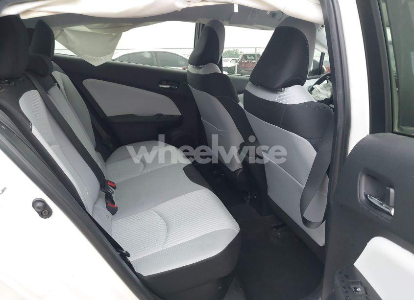 Photo 8 of 2017 Toyota Prius THREE (VIN JTDKARFU7H3532778)