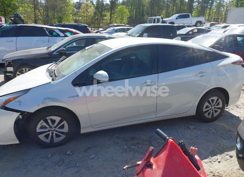 Photo 14 of 2018 Toyota Prius TWO ECO (VIN JTDKARFU7J3068428)