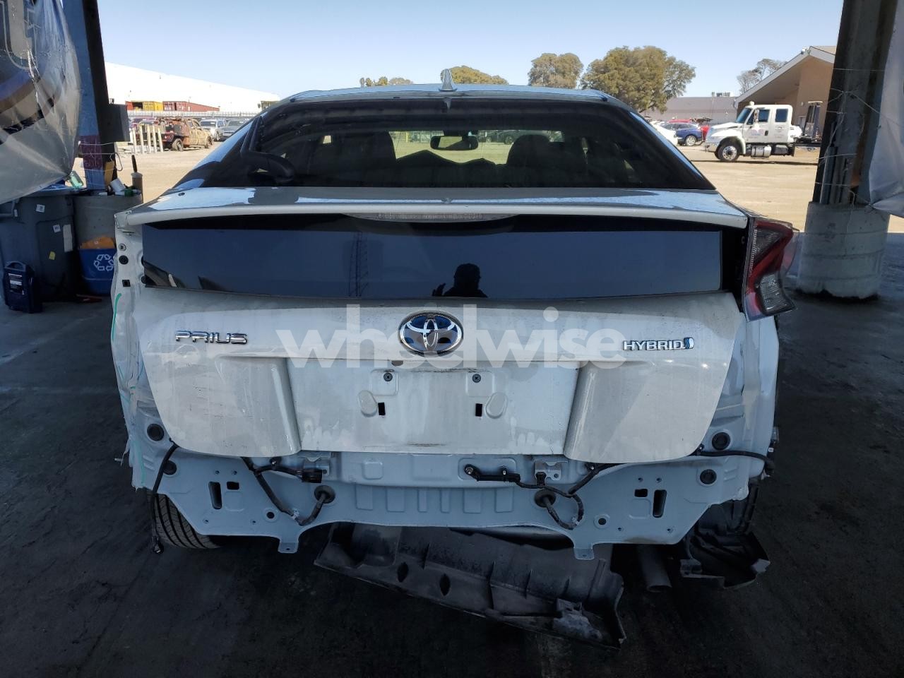 Photo 6 of 2017 TOYOTA PRIUS (VIN JTDKARFU8H3036064)