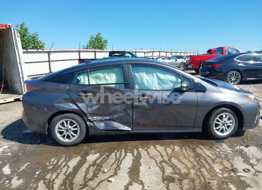 Photo 13 of 2017 Toyota Prius FOUR (VIN JTDKARFU8H3539934)