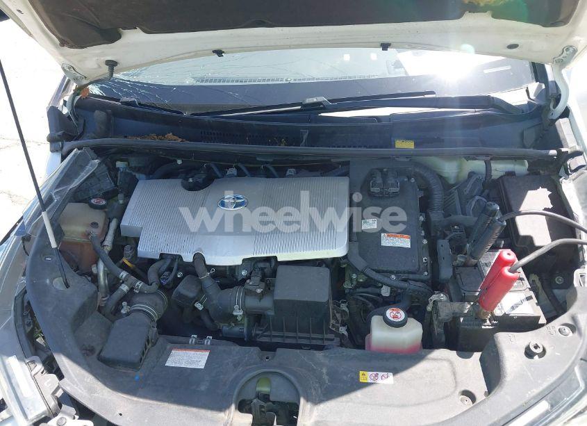 Photo 10 of 2018 Toyota Prius FOUR (VIN JTDKARFU8J3054828)