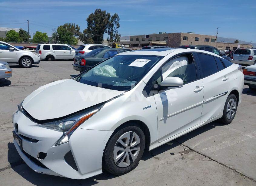 Photo 6 of 2018 Toyota Prius FOUR (VIN JTDKARFU8J3054828)