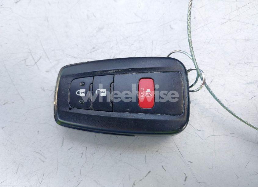 Photo 11 of 2018 Toyota Prius THREE TOURING (VIN JTDKARFU8J3066722)