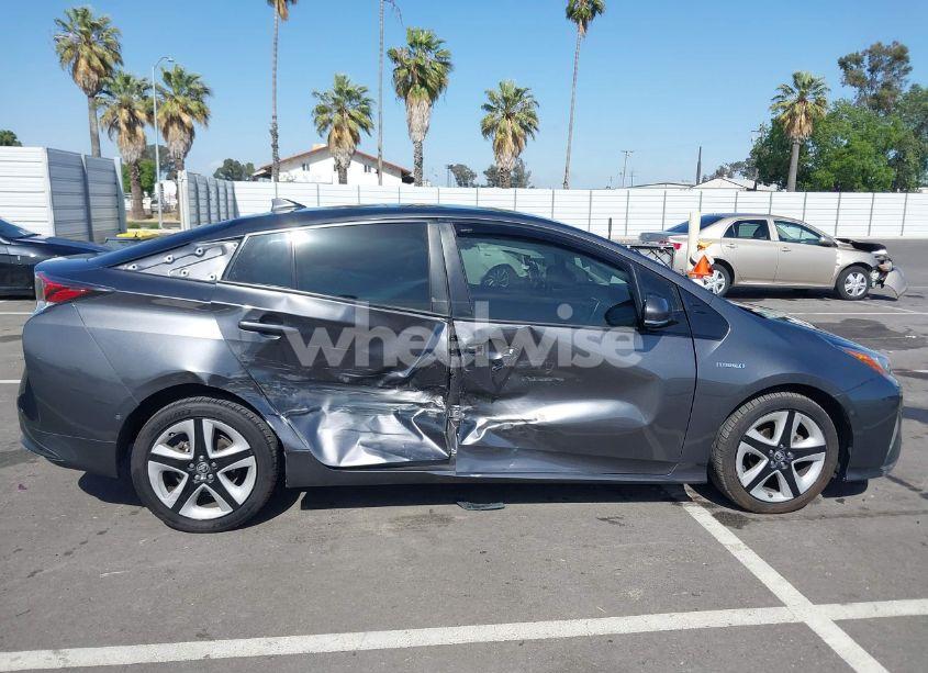 Photo 13 of 2018 Toyota Prius THREE TOURING (VIN JTDKARFU8J3066722)