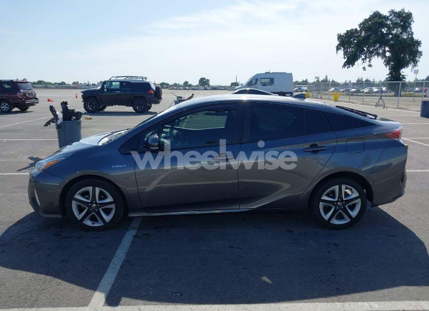 Photo 14 of 2018 Toyota Prius THREE TOURING (VIN JTDKARFU8J3066722)