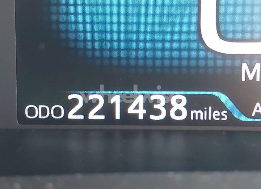 Photo 15 of 2018 Toyota Prius THREE TOURING (VIN JTDKARFU8J3066722)