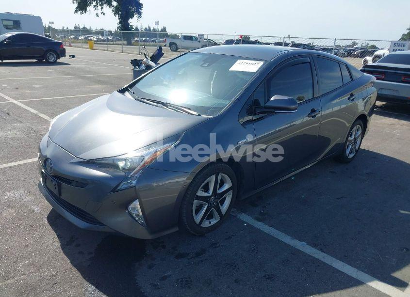 Photo 2 of 2018 Toyota Prius THREE TOURING (VIN JTDKARFU8J3066722)