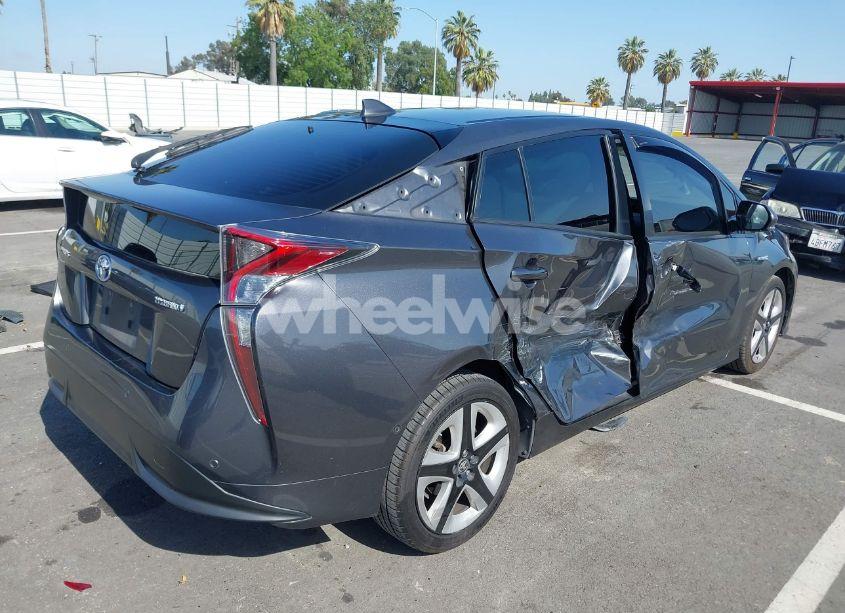 Photo 4 of 2018 Toyota Prius THREE TOURING (VIN JTDKARFU8J3066722)