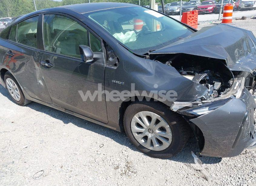 2019 Toyota Prius L ECO (VIN JTDKARFU8K3098278) main photo