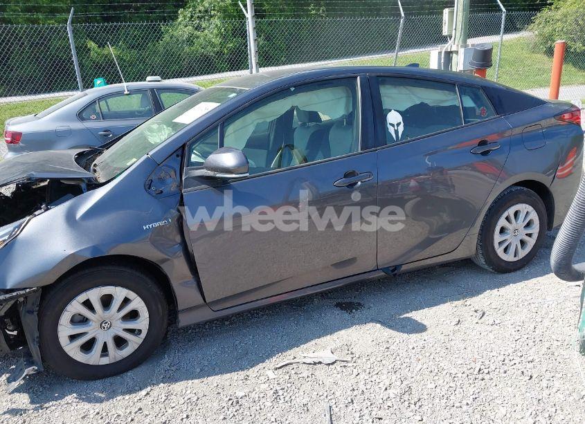 Photo 15 of 2019 Toyota Prius L ECO (VIN JTDKARFU8K3098278)