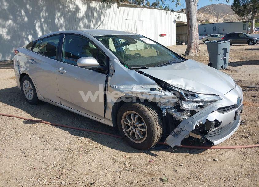 2020 Toyota Prius LE (VIN JTDKARFU8L3112245) main photo