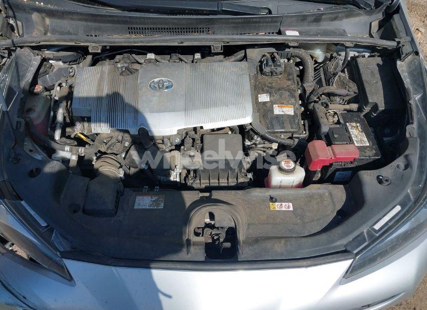 Photo 10 of 2020 Toyota Prius LE (VIN JTDKARFU8L3112245)