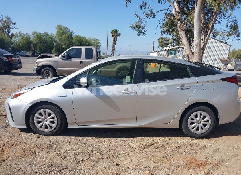Photo 14 of 2020 Toyota Prius LE (VIN JTDKARFU8L3112245)