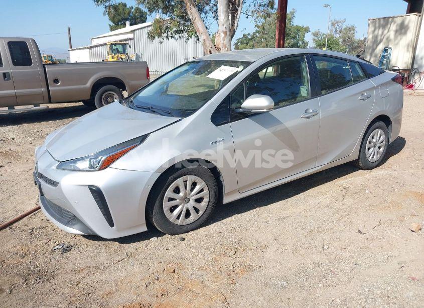 Photo 2 of 2020 Toyota Prius LE (VIN JTDKARFU8L3112245)
