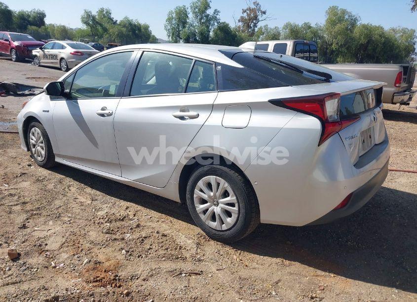 Photo 3 of 2020 Toyota Prius LE (VIN JTDKARFU8L3112245)