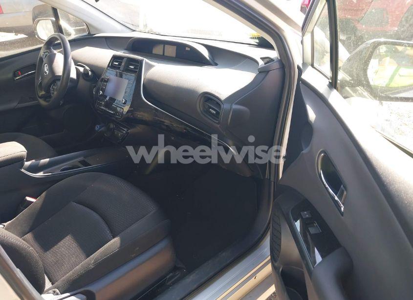 Photo 5 of 2020 Toyota Prius LE (VIN JTDKARFU8L3112245)