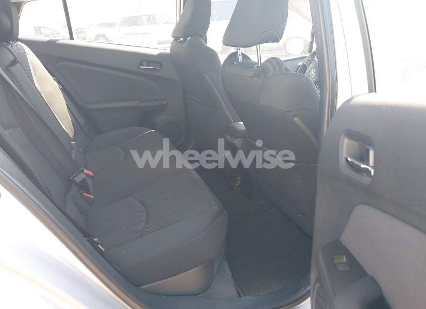 Photo 8 of 2020 Toyota Prius LE (VIN JTDKARFU8L3112245)