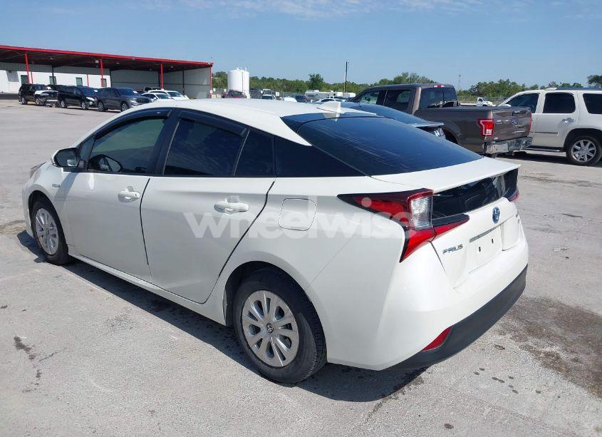 Photo 3 of 2020 Toyota Prius L ECO (VIN JTDKARFU8L3126291)