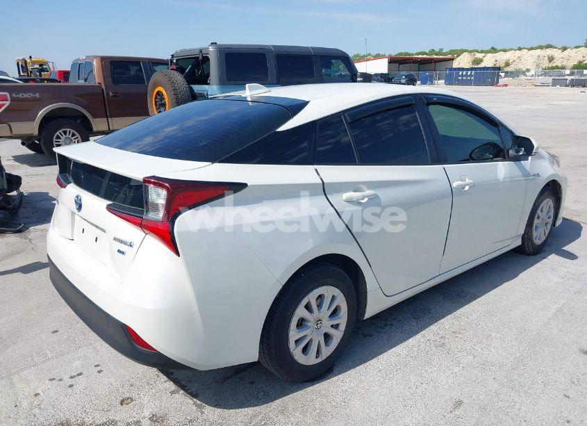 Photo 4 of 2020 Toyota Prius L ECO (VIN JTDKARFU8L3126291)