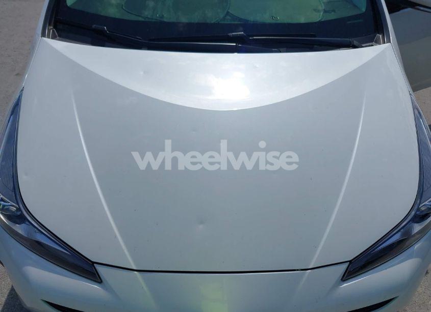 Photo 6 of 2020 Toyota Prius L ECO (VIN JTDKARFU8L3126291)