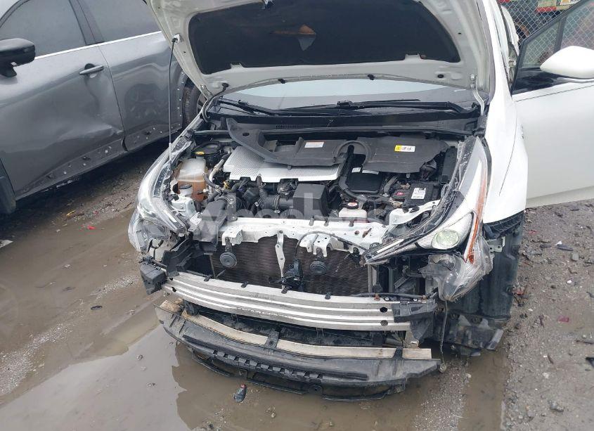 Photo 6 of 2016 Toyota Prius FOUR TOURING (VIN JTDKARFU9G3023659)