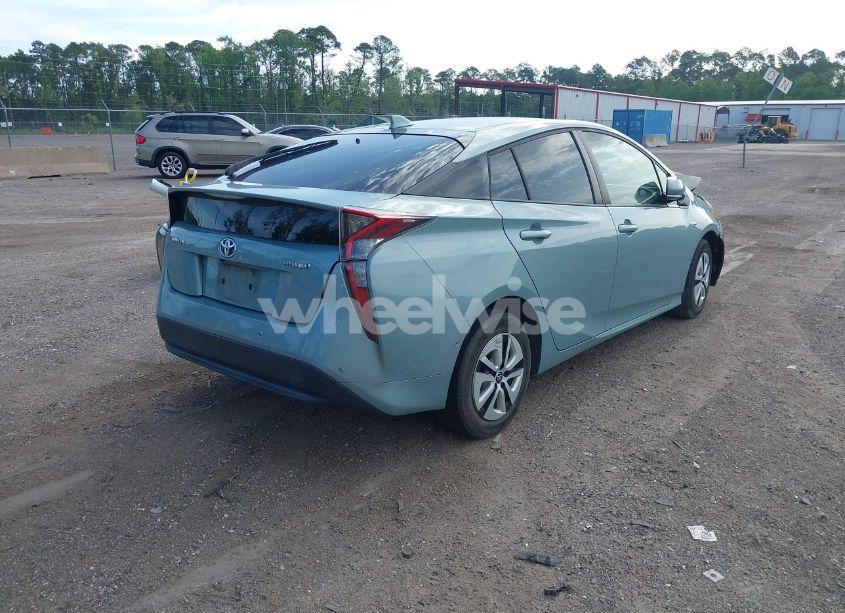 Photo 4 of 2018 Toyota Prius THREE (VIN JTDKARFU9J3068026)