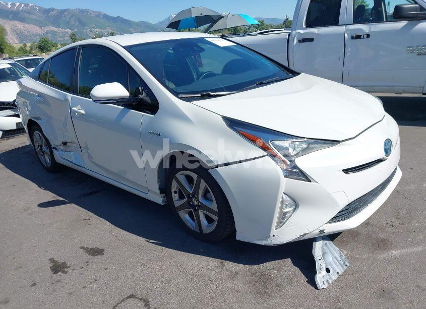 2017 Toyota Prius THREE TOURING (VIN JTDKARFUXH3536565) main photo