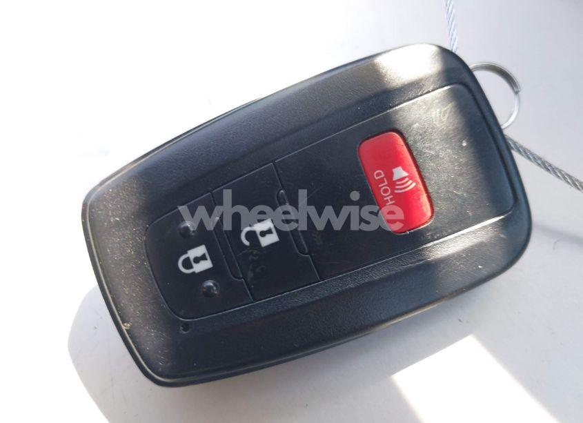 Photo 11 of 2017 Toyota Prius THREE TOURING (VIN JTDKARFUXH3536565)